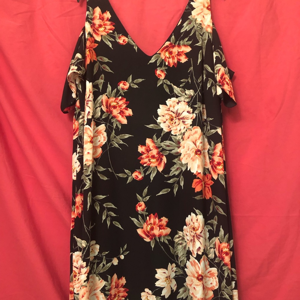 Cut out shoulder dress